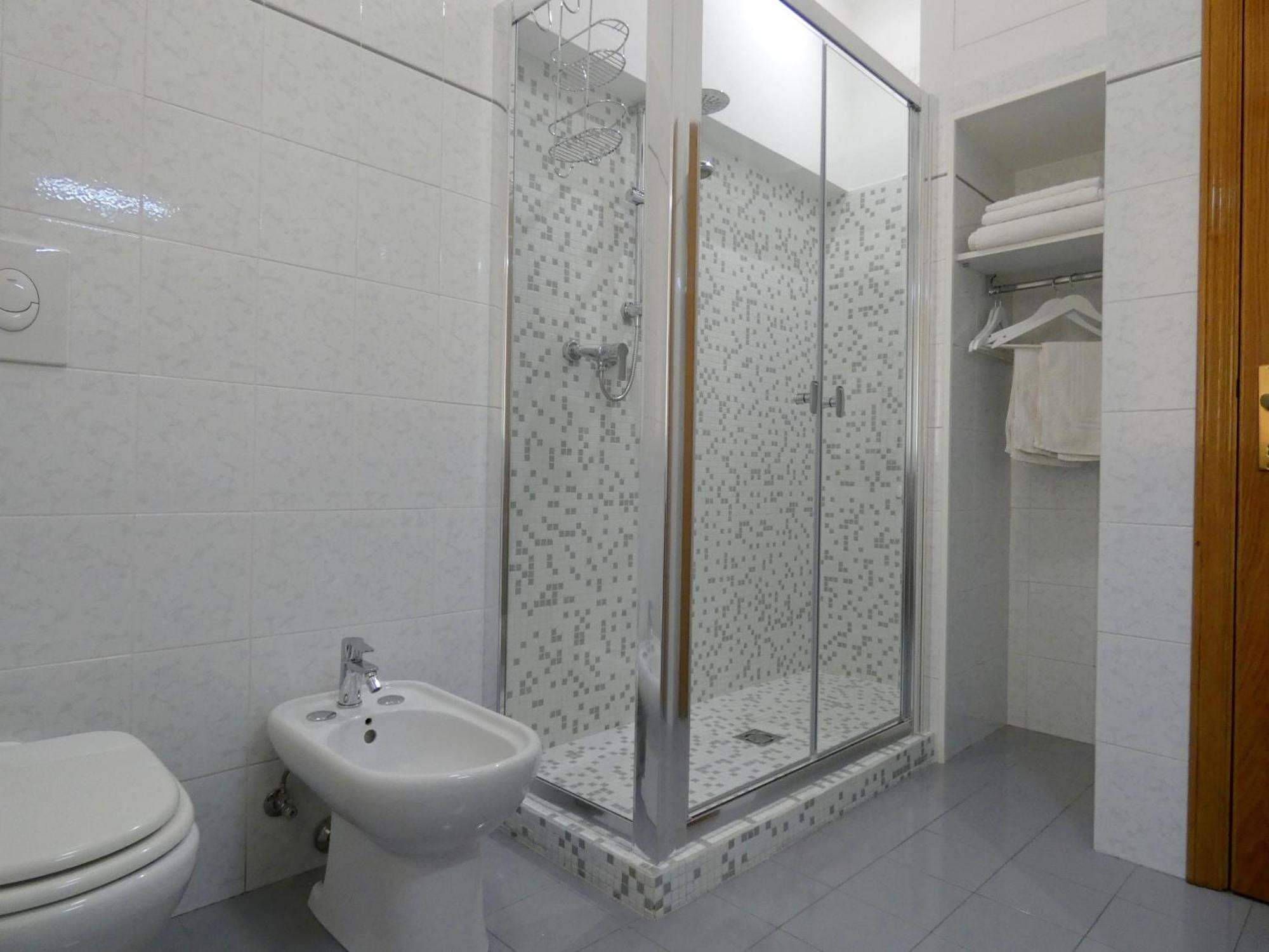 Casa Loren เปซาโร ภายนอก รูปภาพ